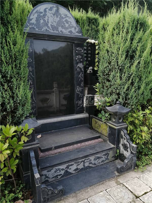 西安九龍山公墓與霸陵墓園環(huán)境對比：哪處是理想安息之地？